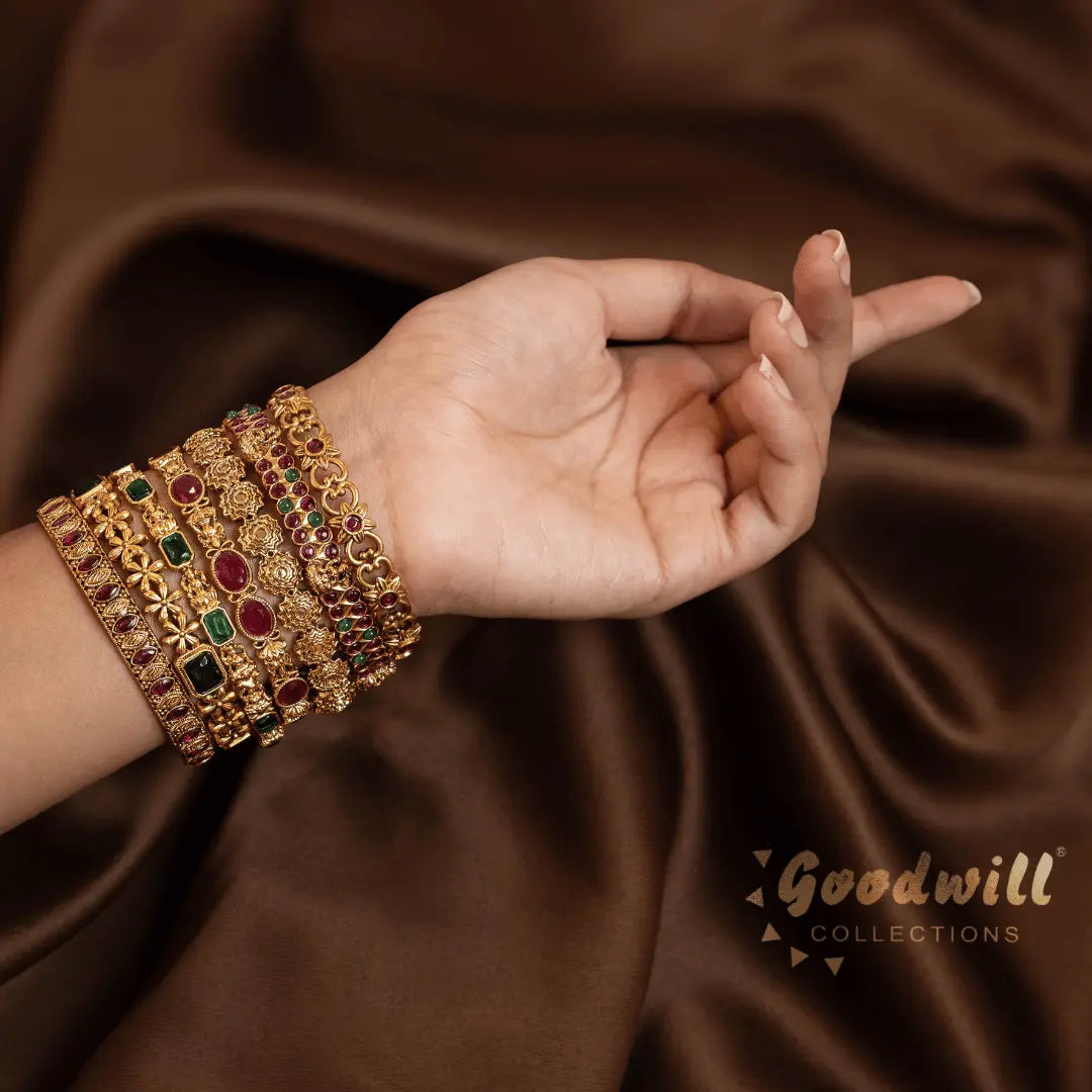 BANGLES
