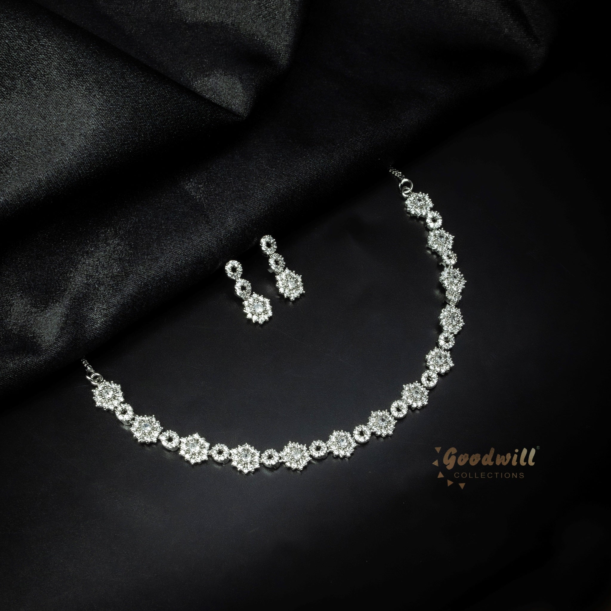 SILVER AD STONE NECKLACE SET 5