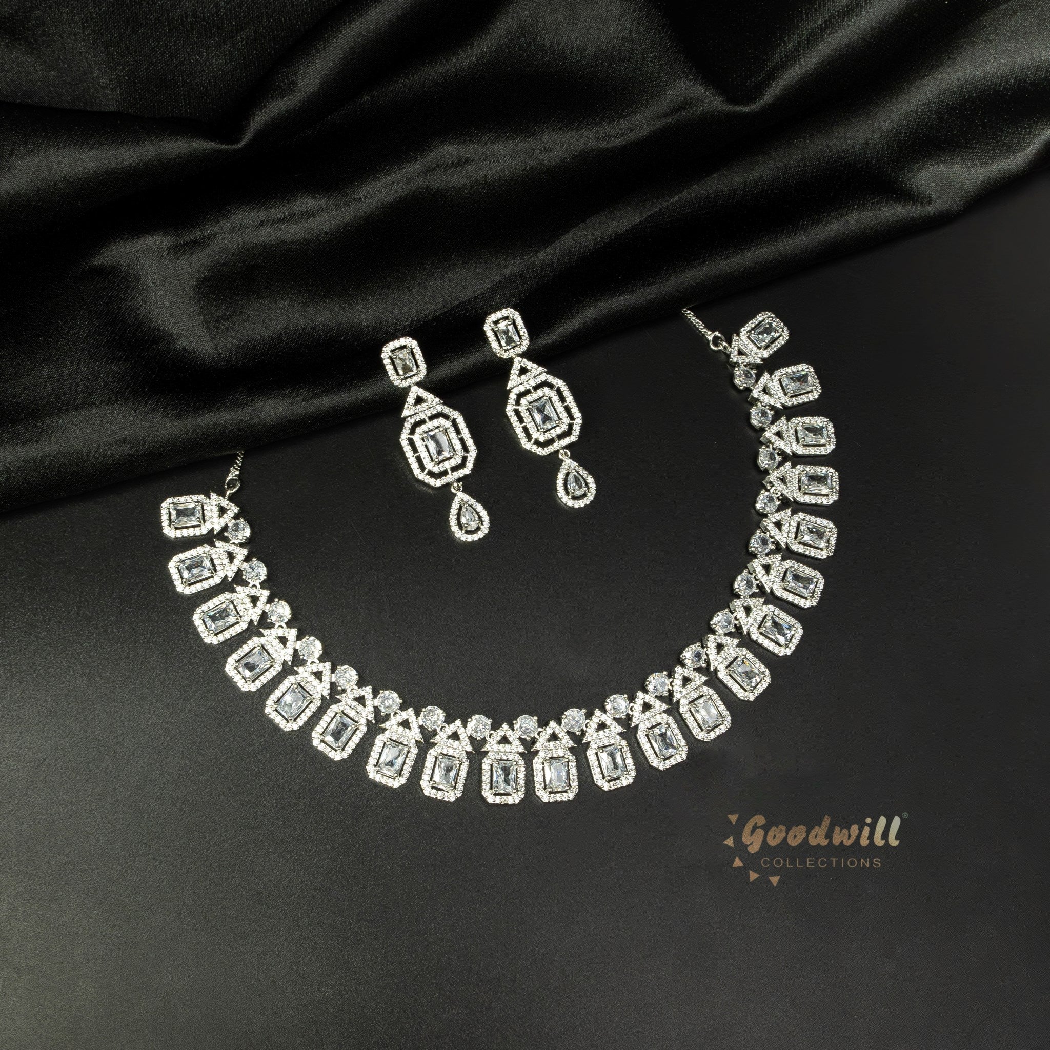 SILVER AD STONE NECKLACE SET 9