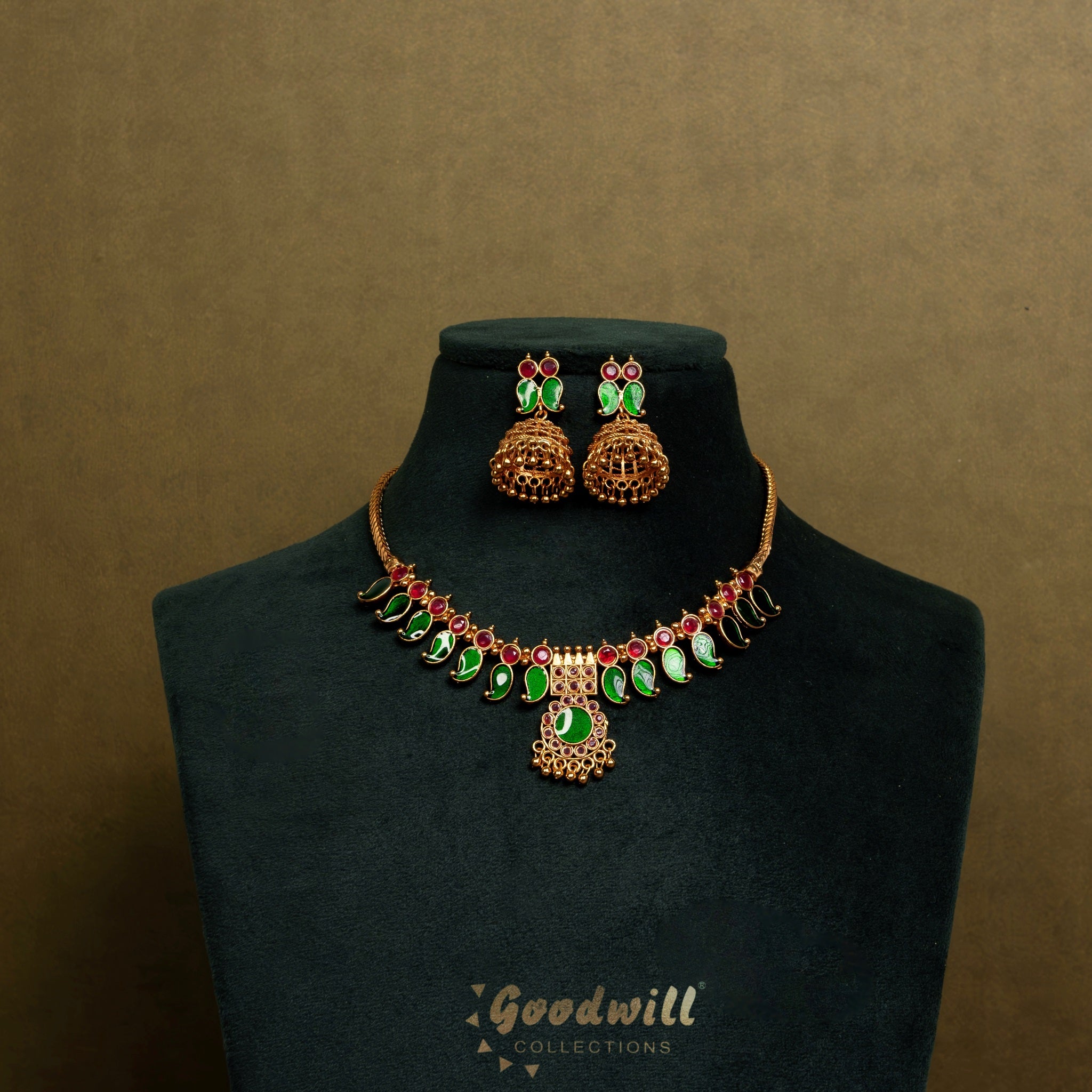 TRADITIONAL PALAKKA DESIGN NECKLACE SET 7