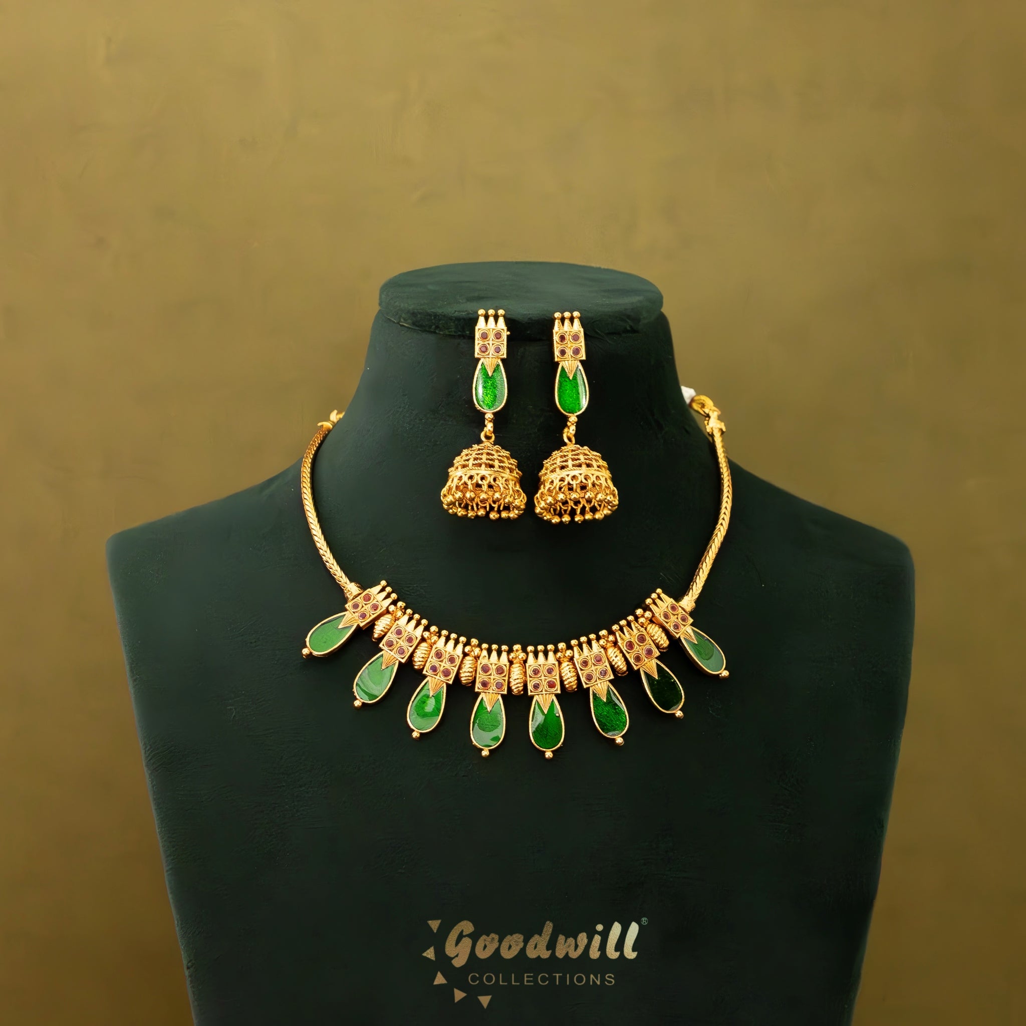 TRADITIONAL PALAKKA DESIGN NECKLACE SET 5