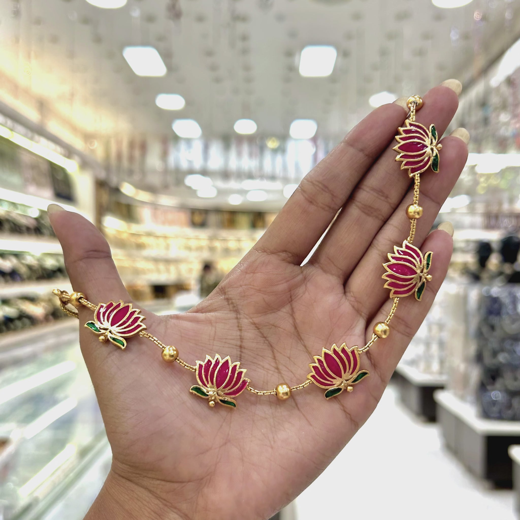 GOLDEN LOTUS NECKLACE SET
