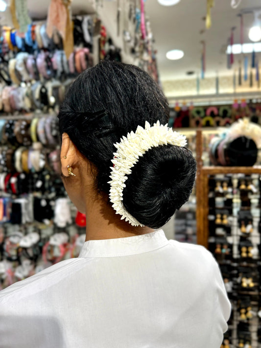 LIGHTLY SCENTED JASMINE FLOWER GARLAND