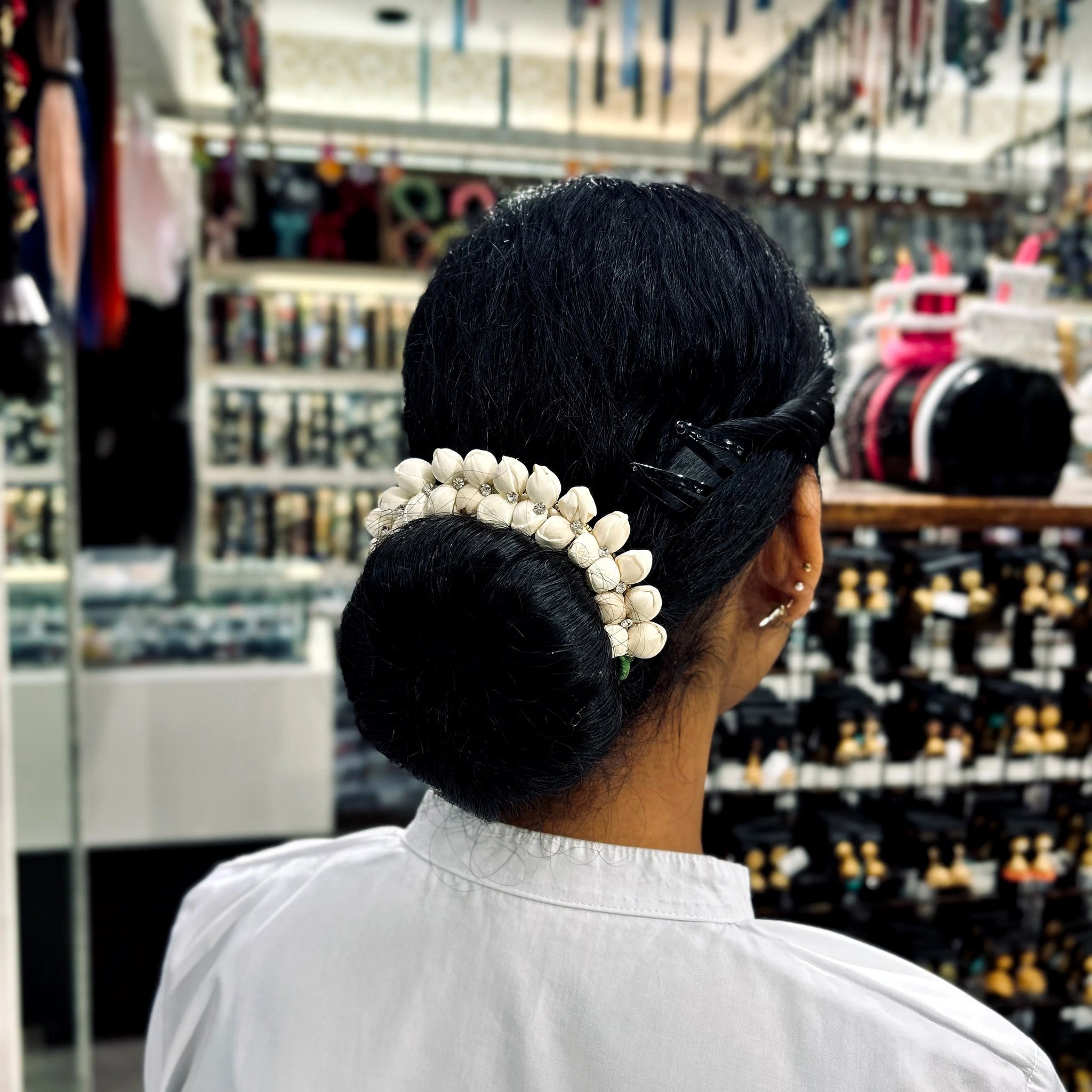 ARTIFICIAL JASMINE FLOWER BUN WITH STONES