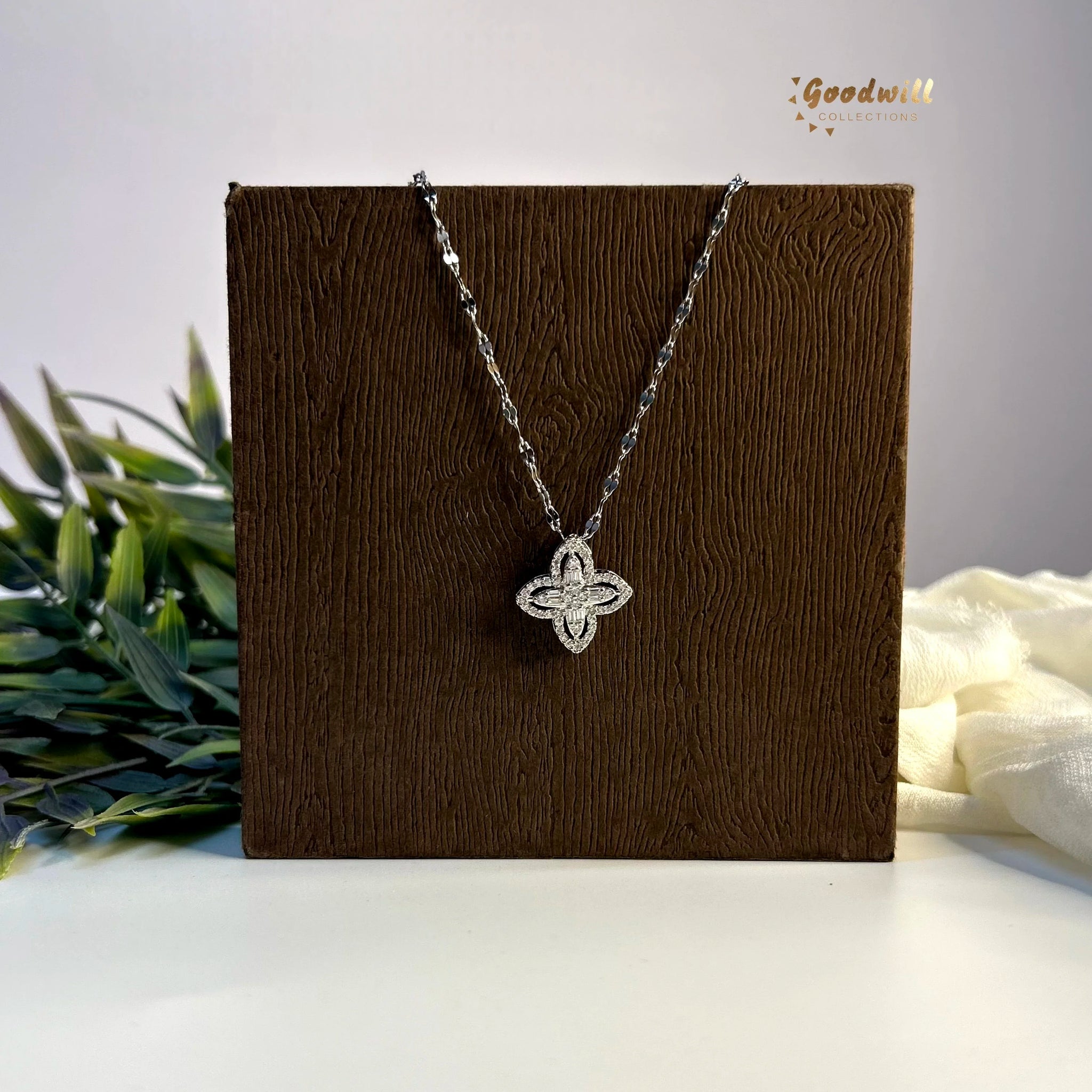 SIMPLE FLOWER PENDANT NECKLACE