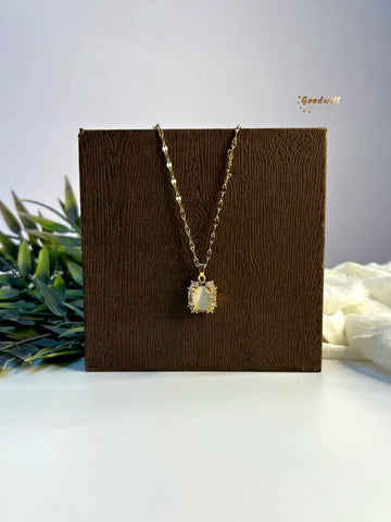 SIMPLE SQUARE PENDANT NECKLACE