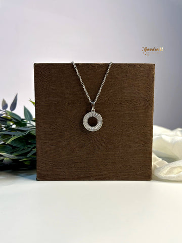 CIRCLE SHAPE STONE STUDDED PENDANT NECKLACE
