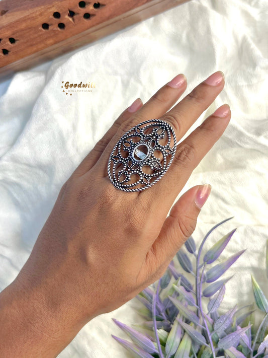 CONTEMPORARY OVAL SHAPE ADJUSTABLE FINGER RING