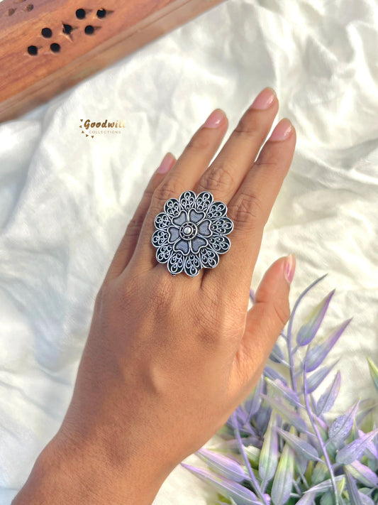 OXIDISED FLORAL ADJUSTABLE FINGER RING