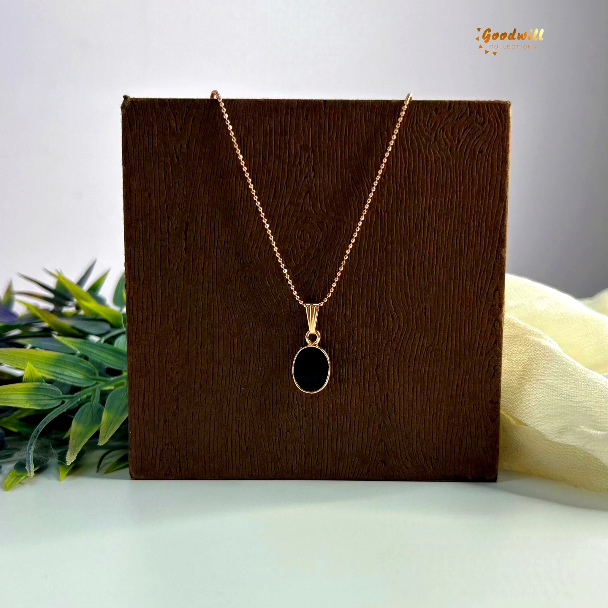 ROSE GOLD OVAL PENDANT NECKLACE