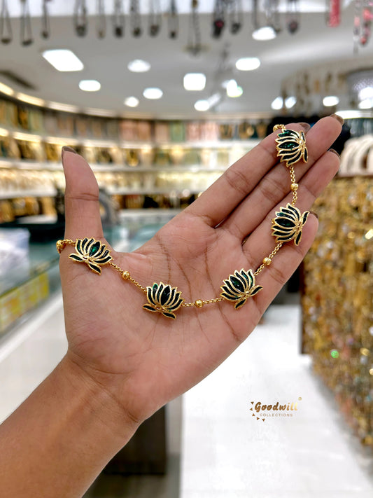 GOLDEN LOTUS NECKLACE SET 2