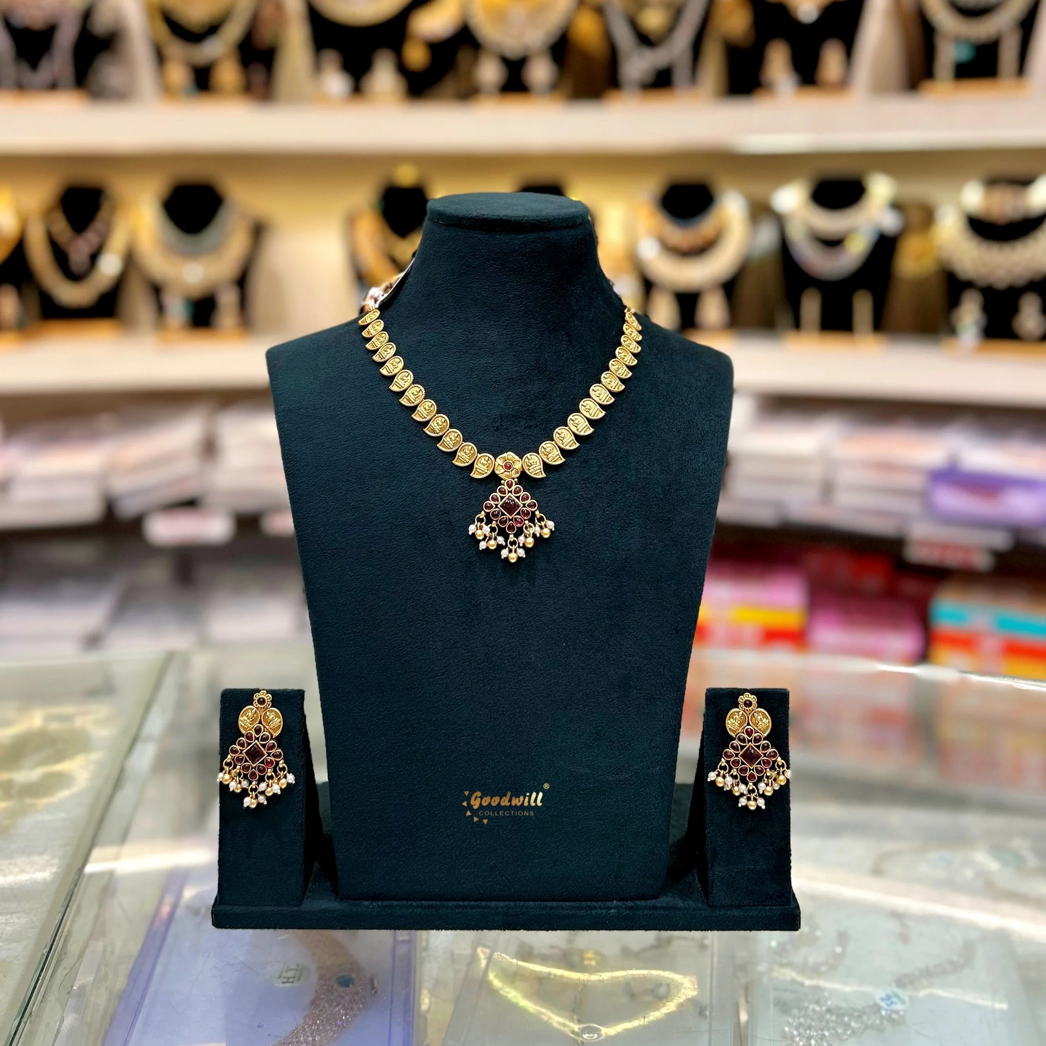 LAKSHMI MANGA PENDANT SET
