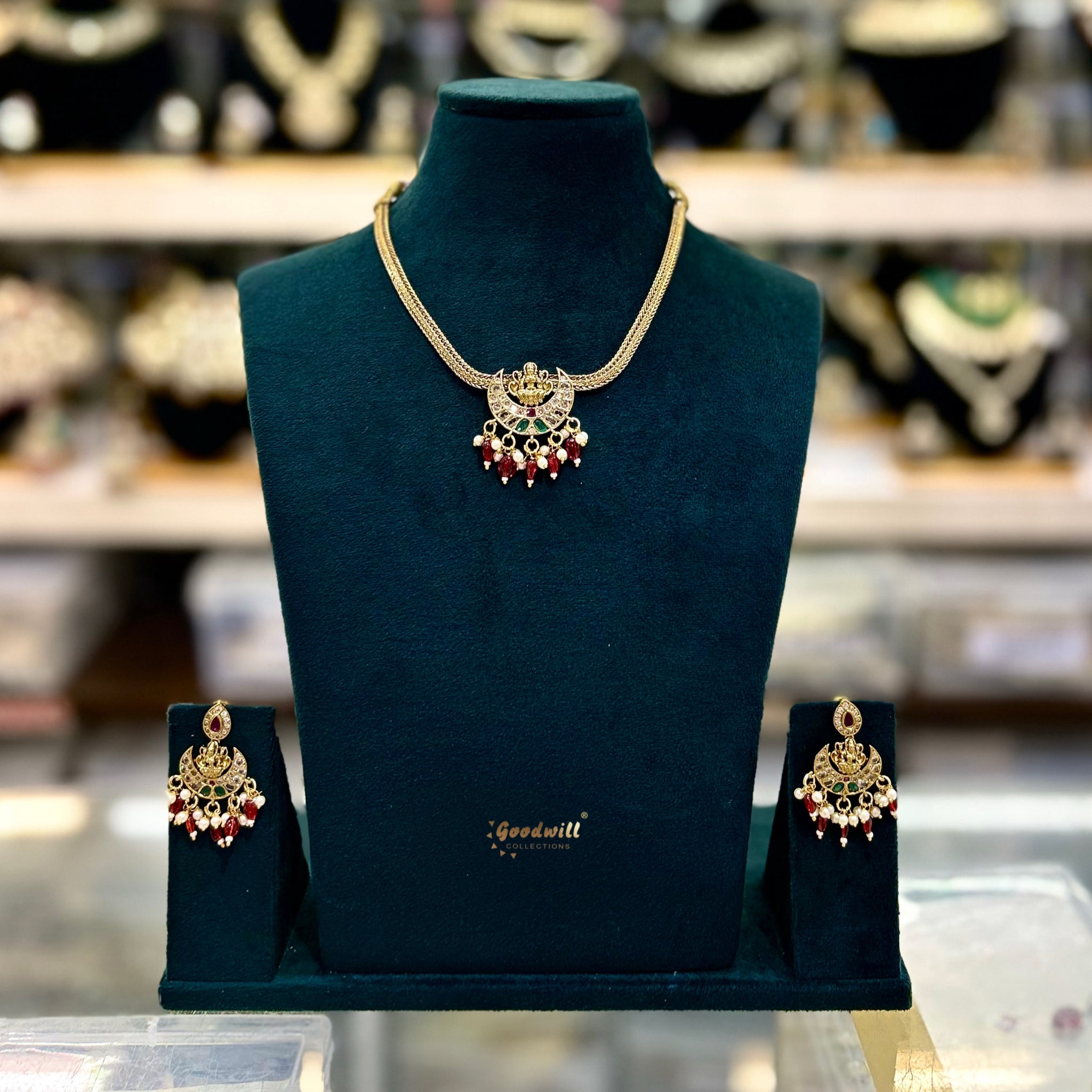 HALF MOON PENDANT SET