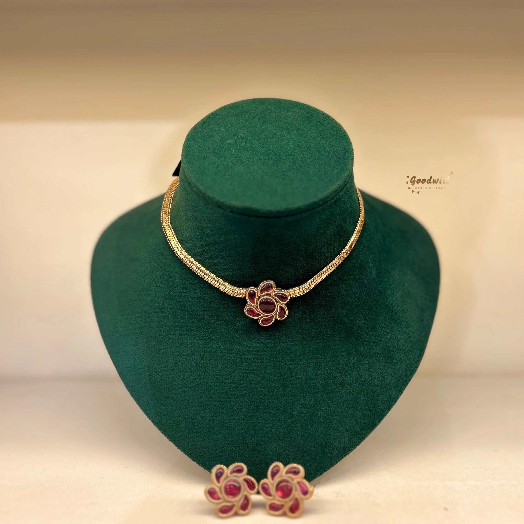 KEMP SINGLE FLOWER CHOKER SET