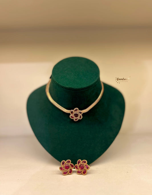 KEMP SINGLE FLOWER CHOKER SET