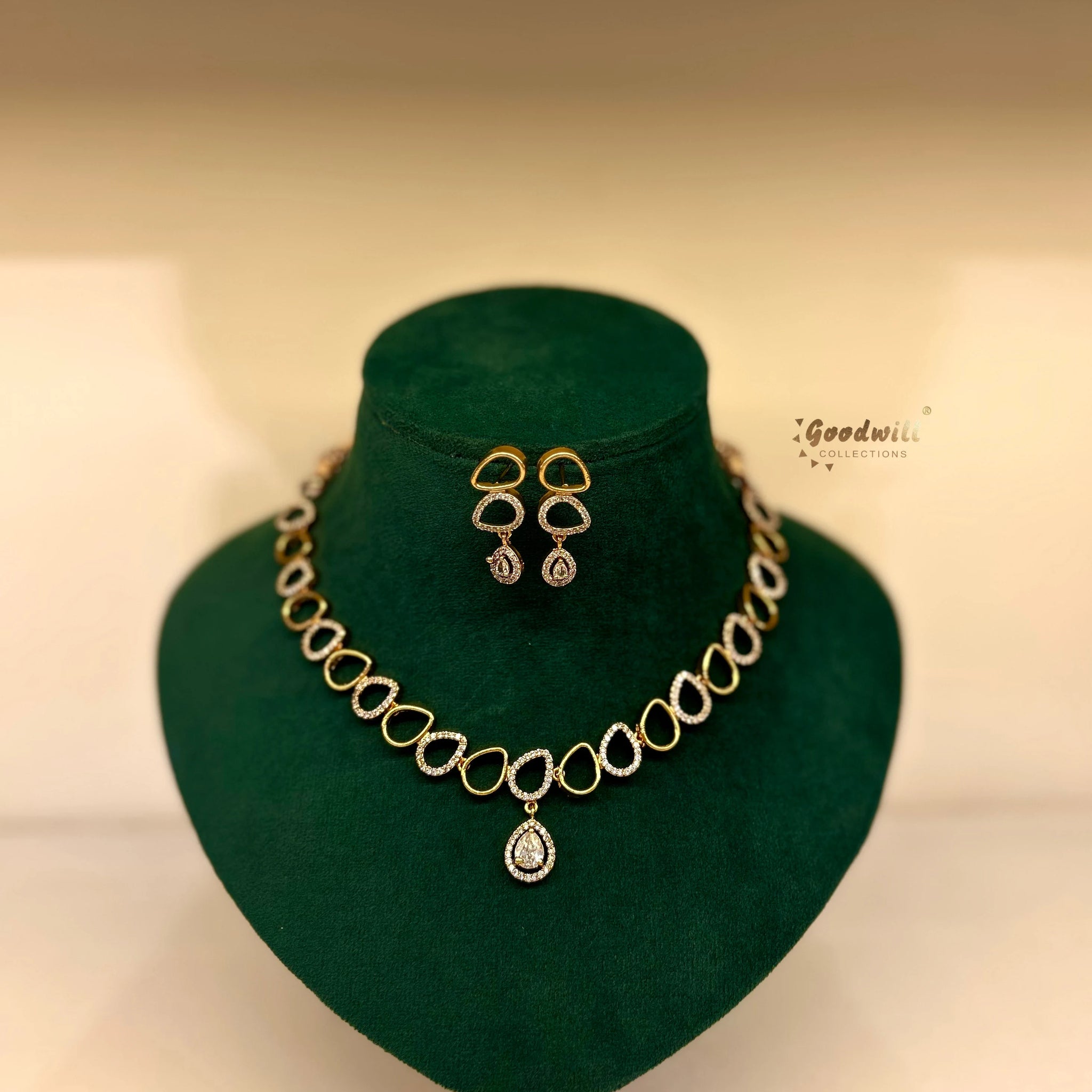 MOTIF WATER DROP NECKLACE SET
