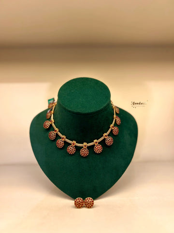 TRADITIONAL ROUND STONE NECKLACE SET