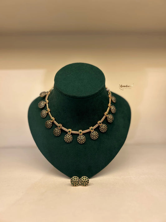 TRADITIONAL ROUND STONE NECKLACE SET