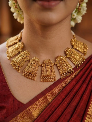 TRADITIONAL SQUARE DESIGN NECKLACE SET