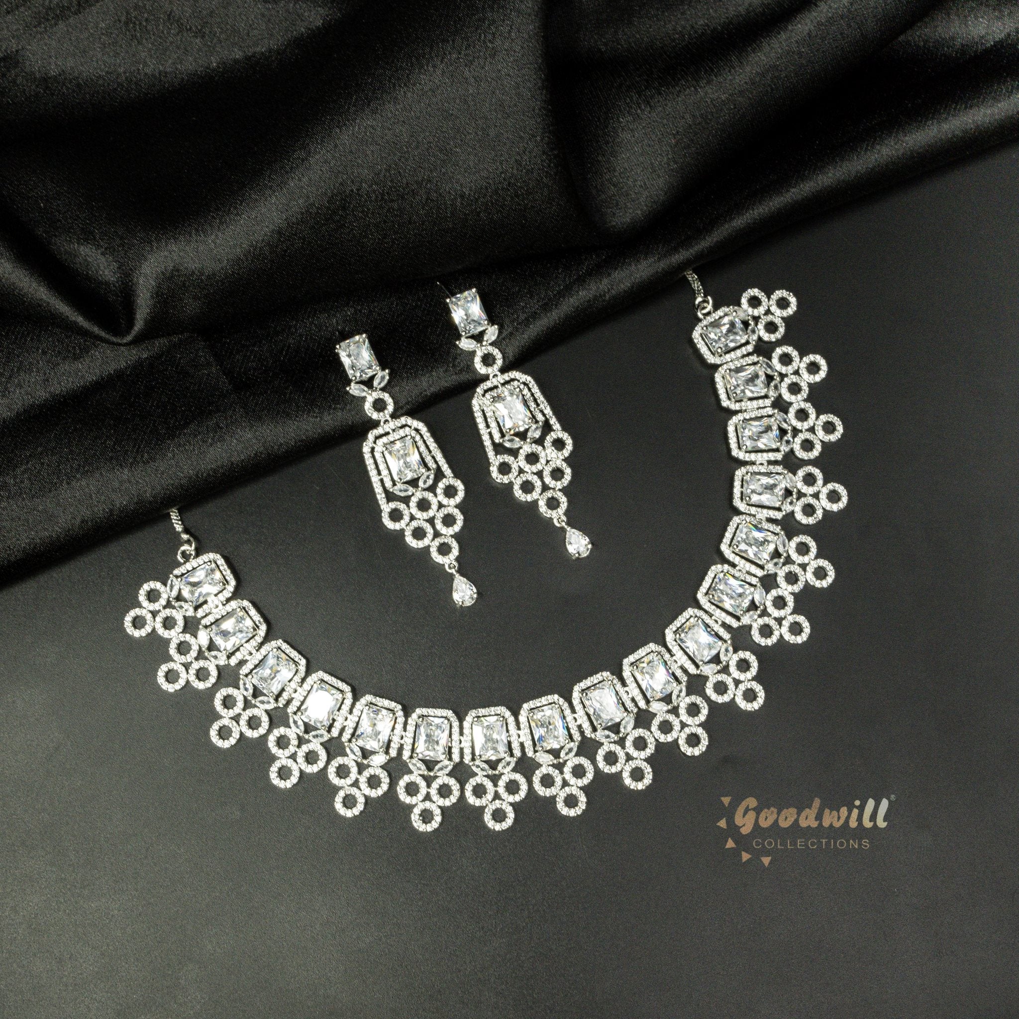 SILVER AD STONE NECKLACE SET 10