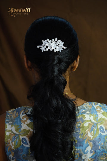 DAINTY BRIDAL FLORAL HAIR COMB 3