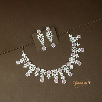 SILVER V PATTERN FLOWER NECKLACE SET AD STONE