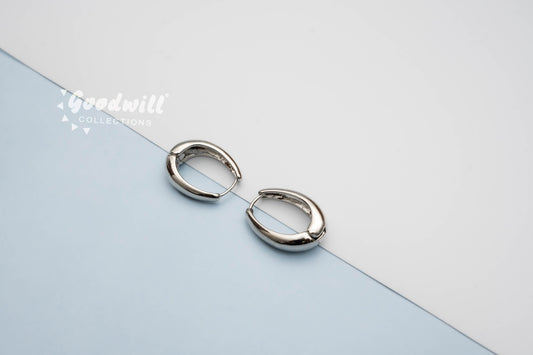 SILVER OVAL SHAPE HOOPS