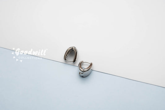 SILVER HUGGIE HOOPS