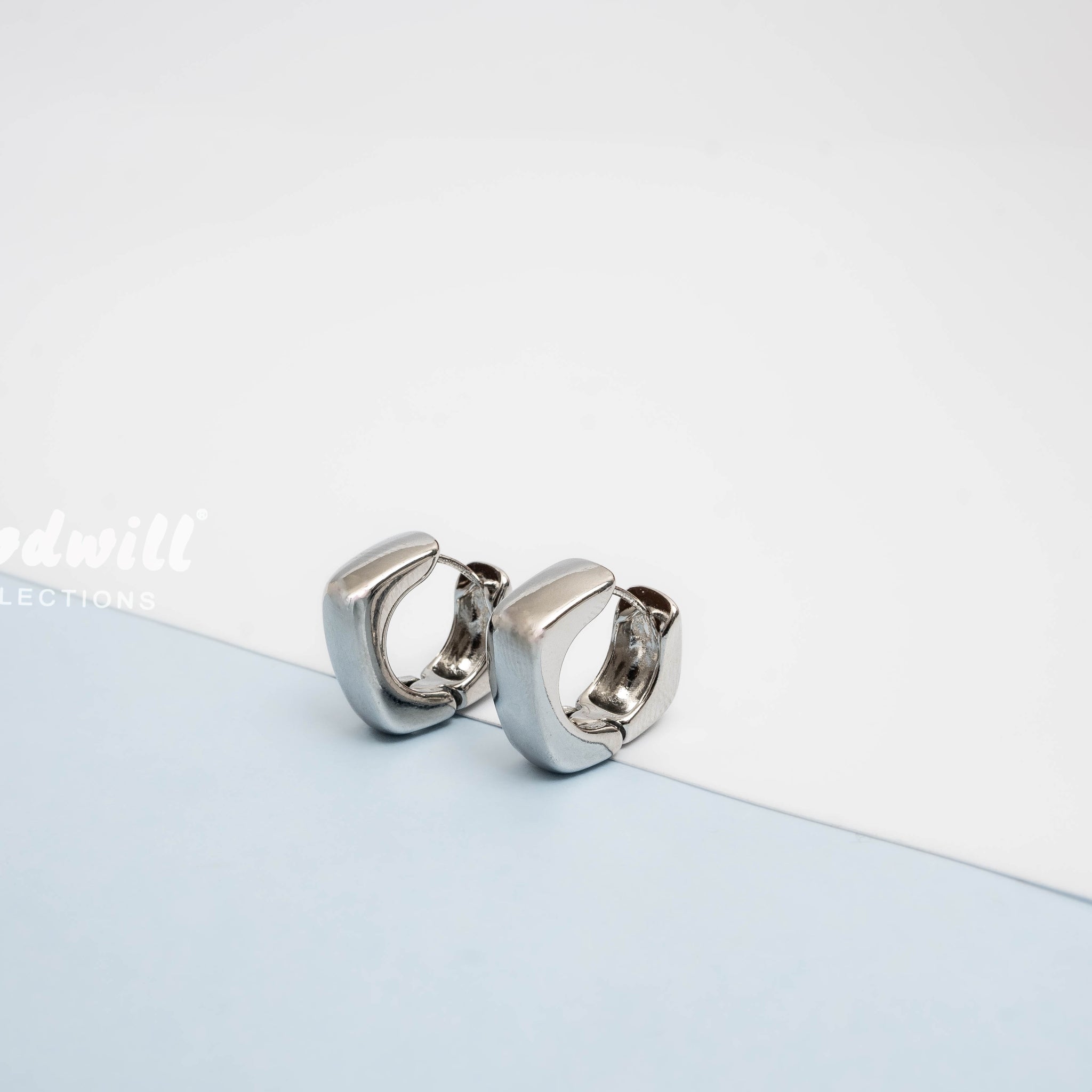 SILVER CHUNKY SQUARE HOOPS