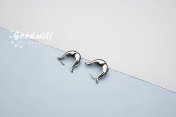 SILVER TEARDROP DESIGN HOOPS