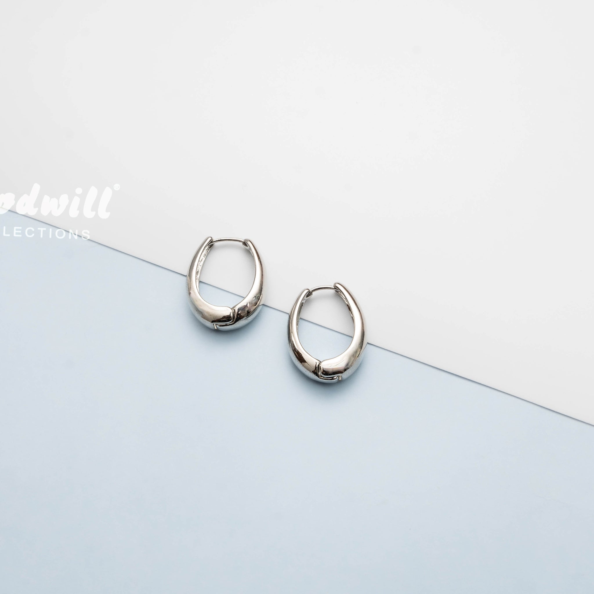 SILVER OVAL SHAPE HOOPS