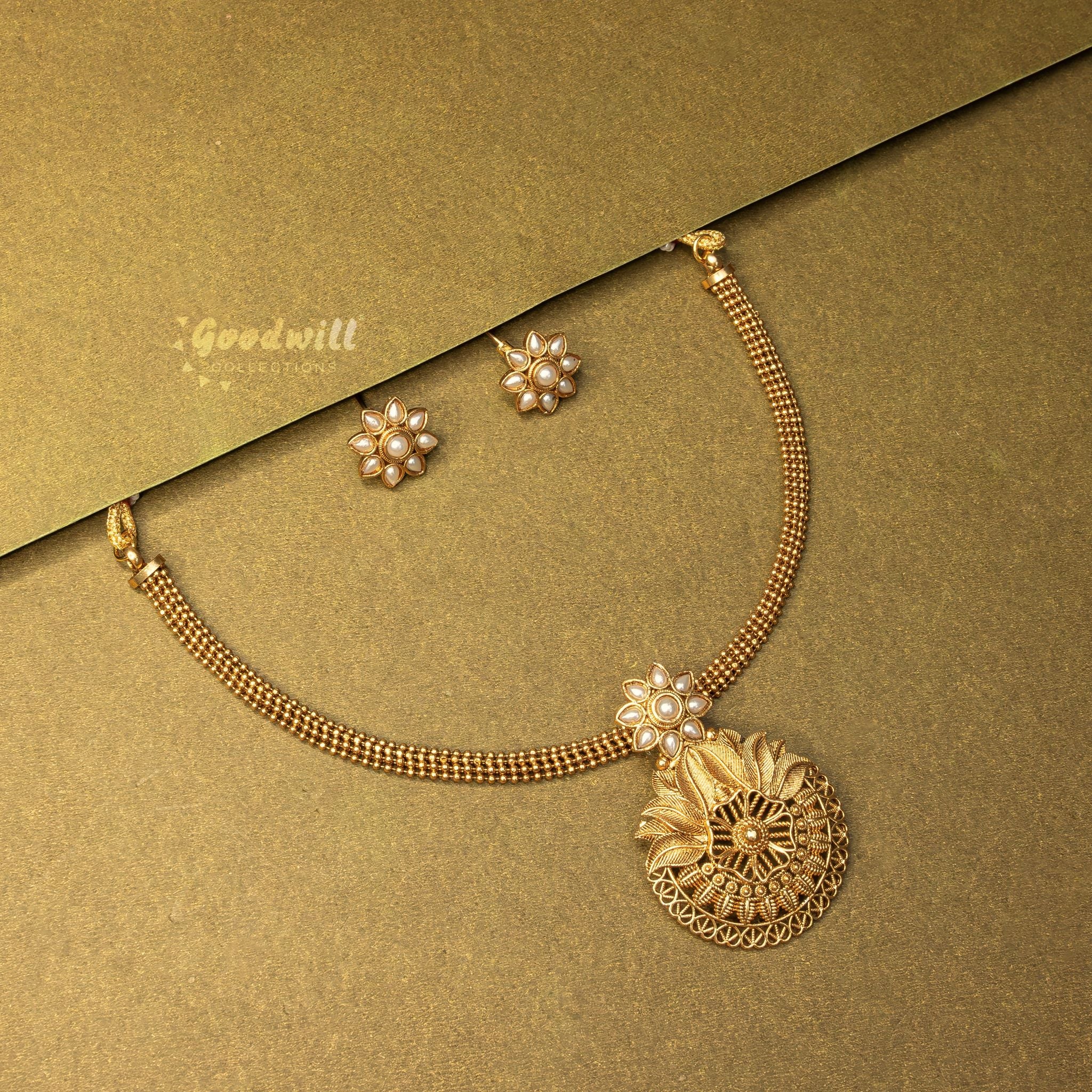 TRADITIONAL PENDANT FLOWER SET