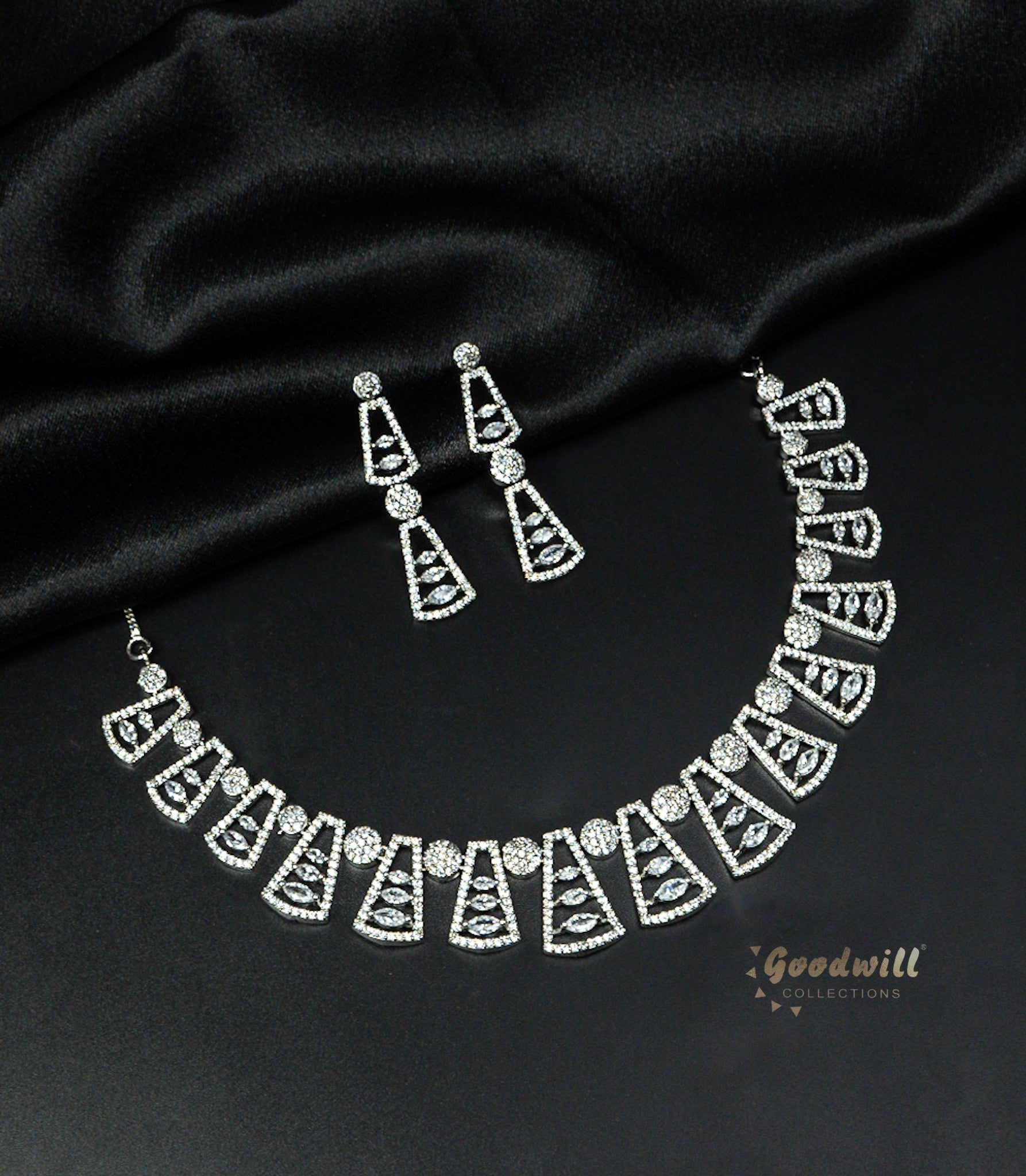 SILVER AD STONE NECKLACE SET 1