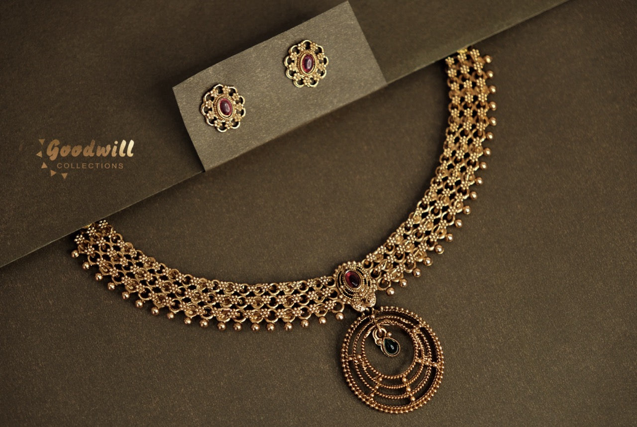 TRADITIONAL MINI FLOWER DESIGN PENDANT SET