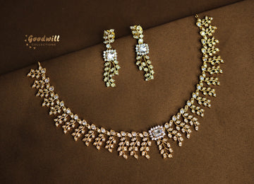 GOLDEN MOTIF LEAF DESIGN NECKLACE SET