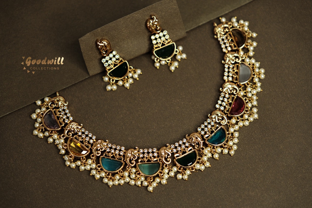 GOLDEN ELEPHANT TRUNK NECKLACE SET