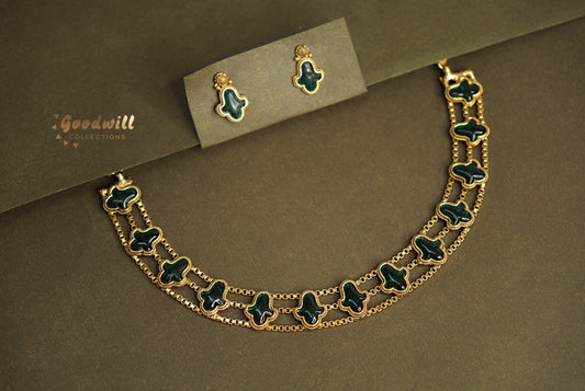 GOLDEN THREE LOBED LEAF SHAPE NECKLACE SET