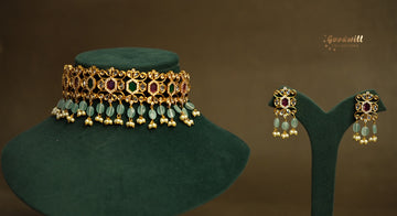HEXAGONAL BEADED STONE CHOKER SET