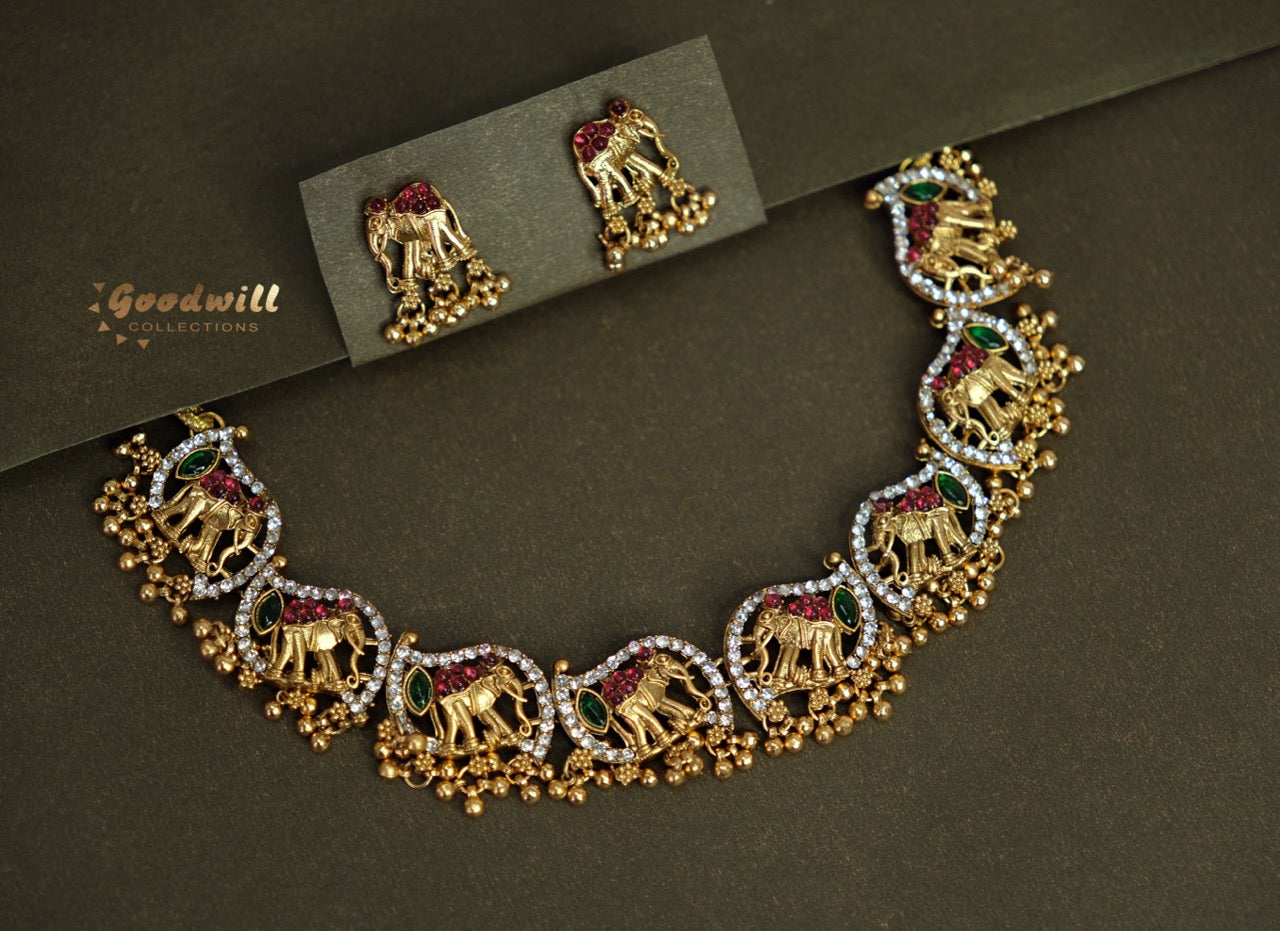 ELEPHANT GRACE NECKLACE SET WITH GOLDEN BEADS