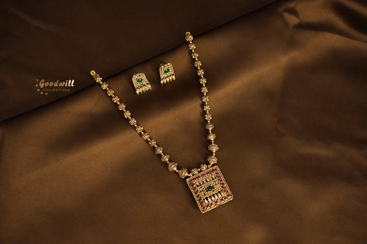 GOLDEN BEADED REVERSIBLE SQUARE PENDANT SET
