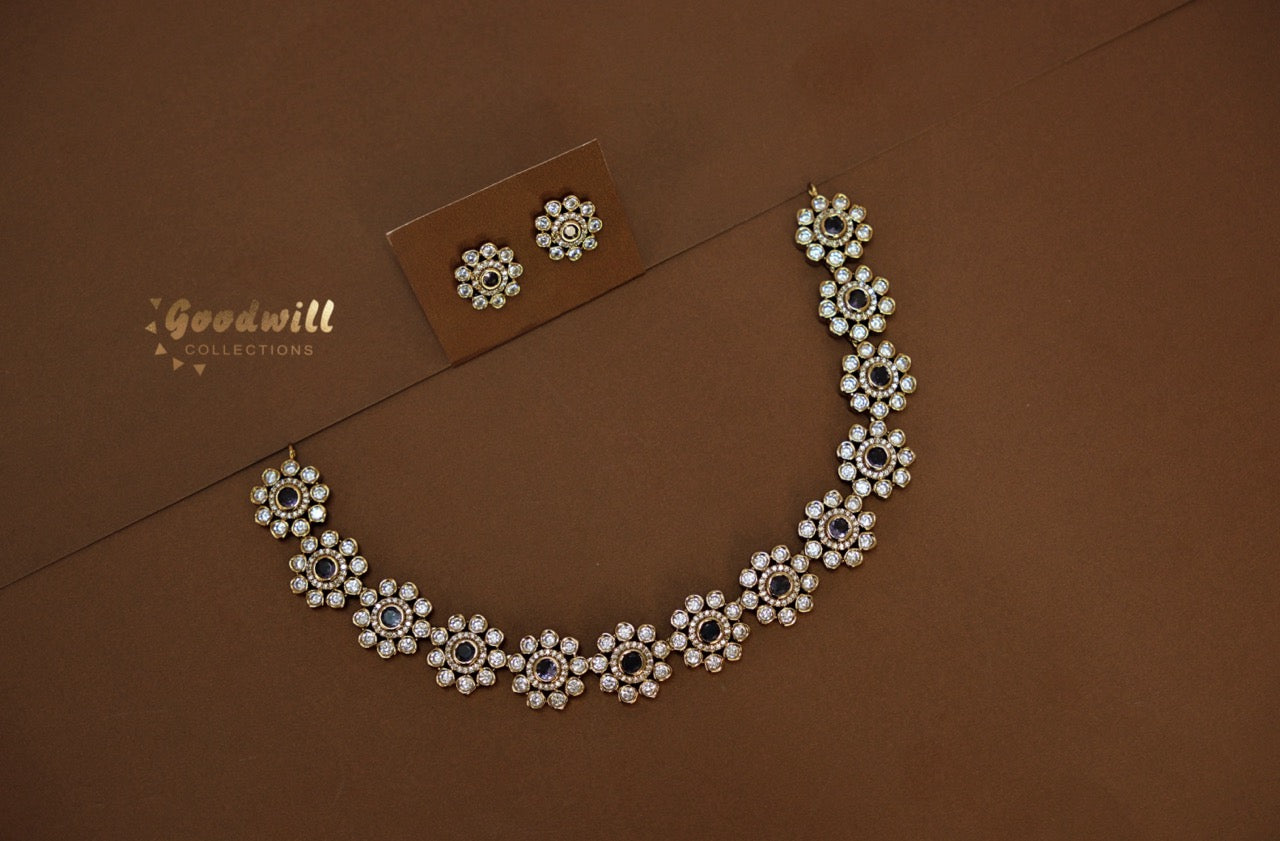 EXQUISITE AD STONE FLOWER DESIGN NECKLACE SET
