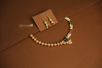 GOLDEN AND CRYSTAL BEAD NECKLACE SET