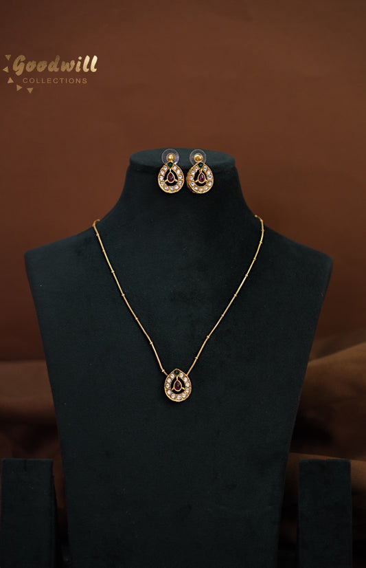SIMPLE GOPI PENDANT CHAIN