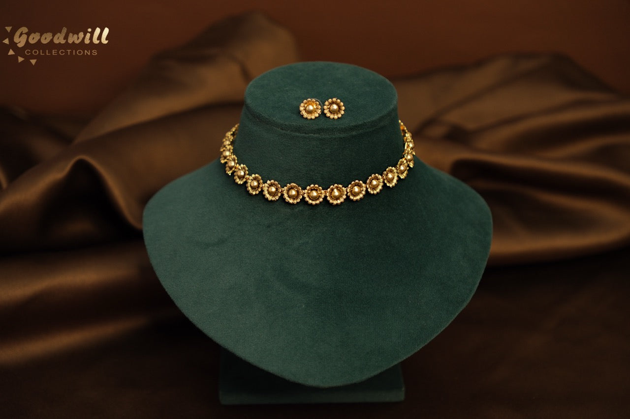 GOLDEN FLORAL NECKLACE SET