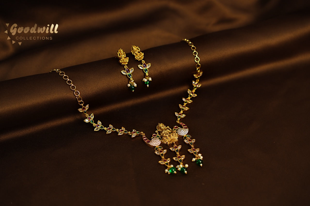 LAKSHMI HANGING THAMARA NECKLACE SET