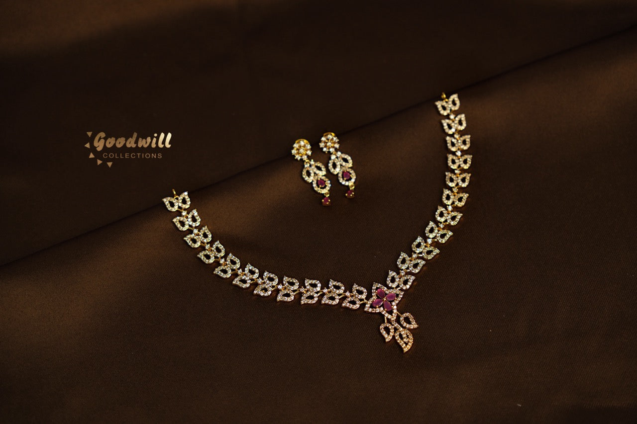 LEAF FLOWER PATTERN NECKLACE SET
