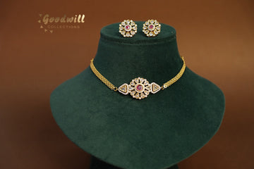 MINIMAL BLOOM TRIANGULAR STONE CHOKER SET