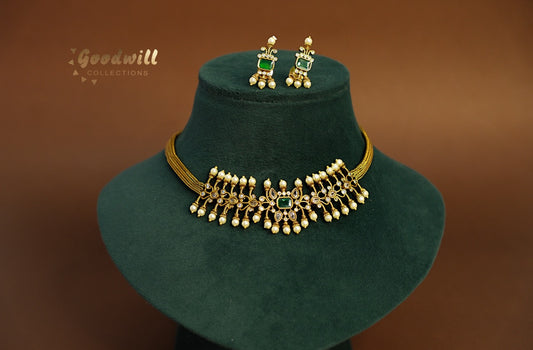 GOPI MOTIF PEARL CHOKER SET
