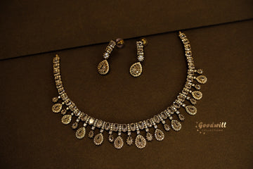 ELEGANT TEARDROP DESIGN NECKLACE SET