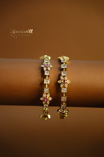 WHITE STONE BANGLES (1PC,2.4)